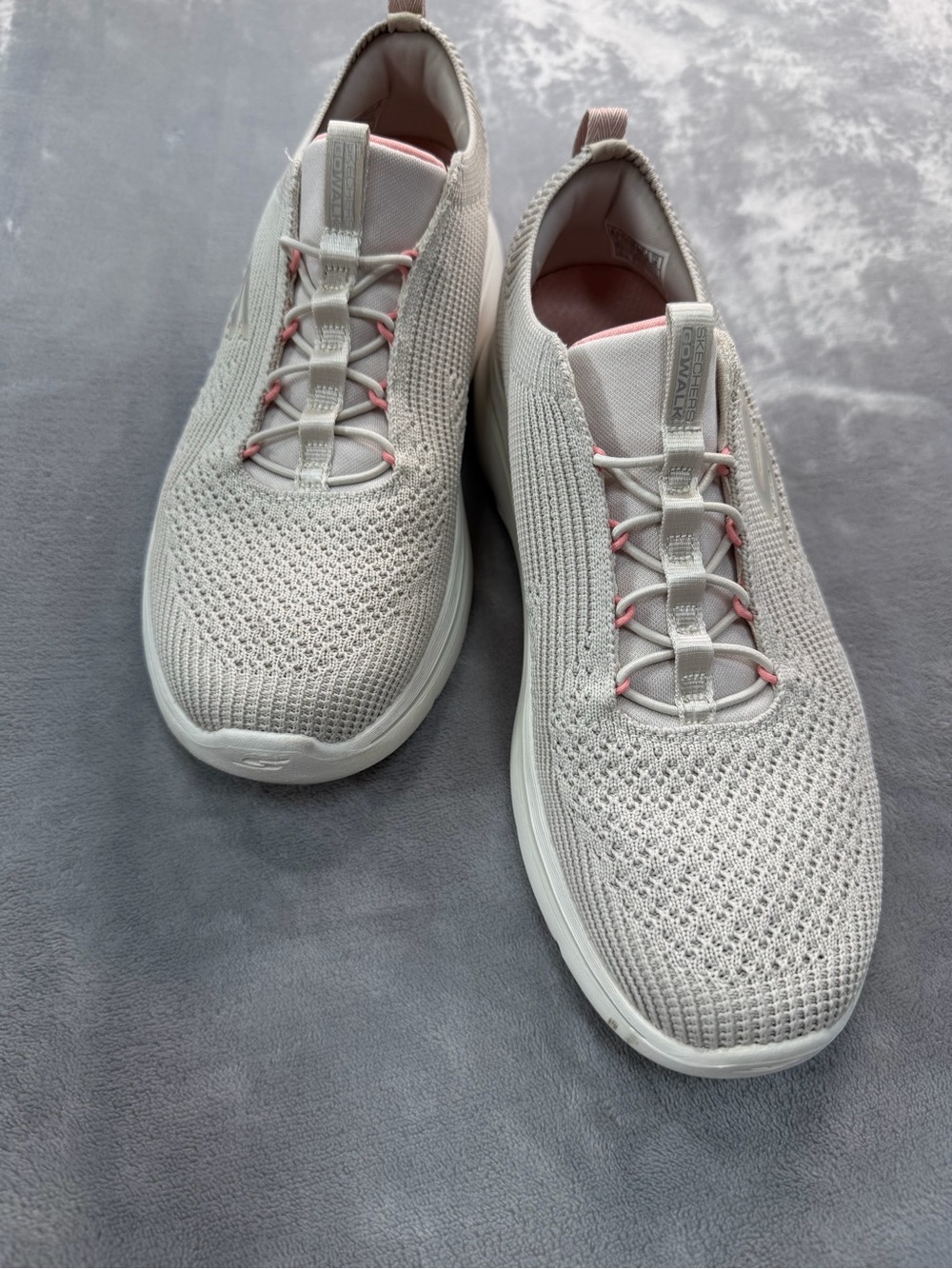 Skechers Women's Pink Knit Slip-On Sneakers workout sports 8.5 comfortable shoes